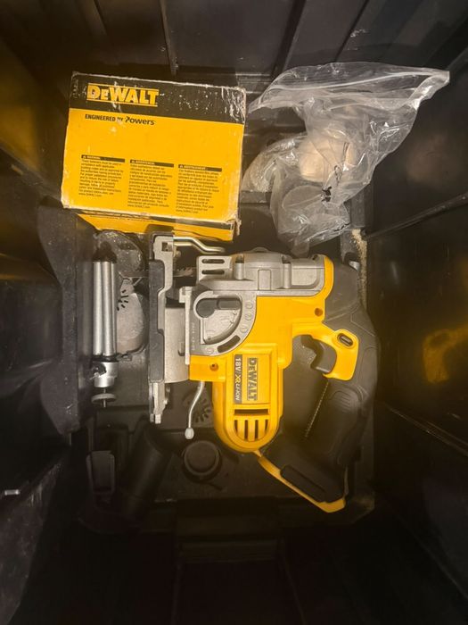 Продаю інструмент Dewalt