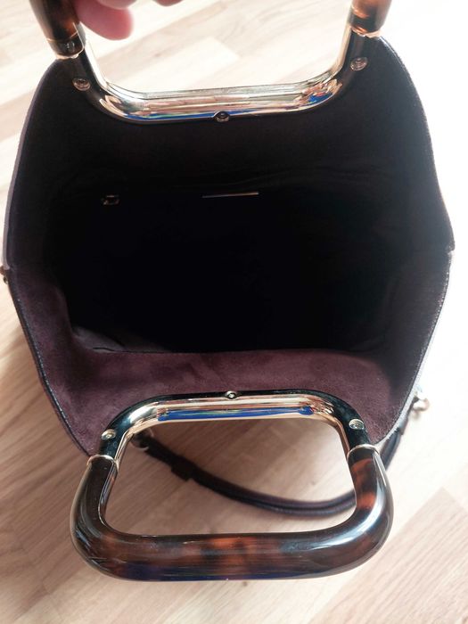 Продам сумку Bally