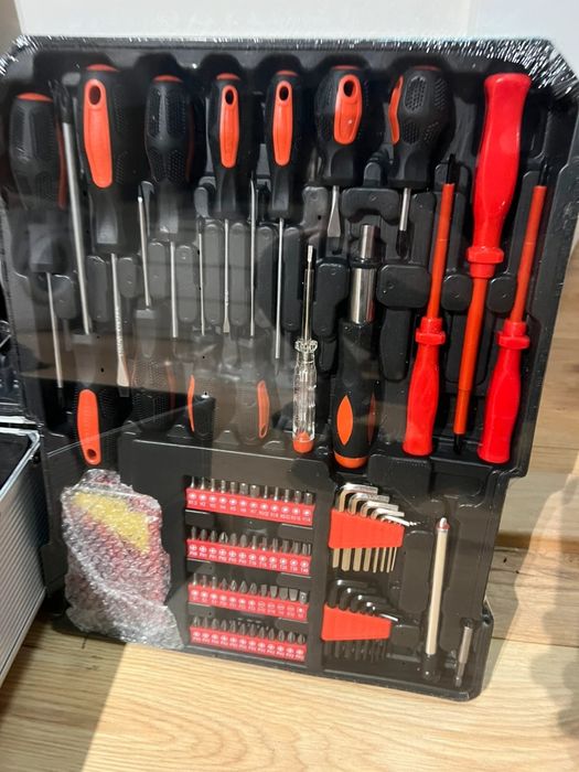 Mala alumínio com 186 peças