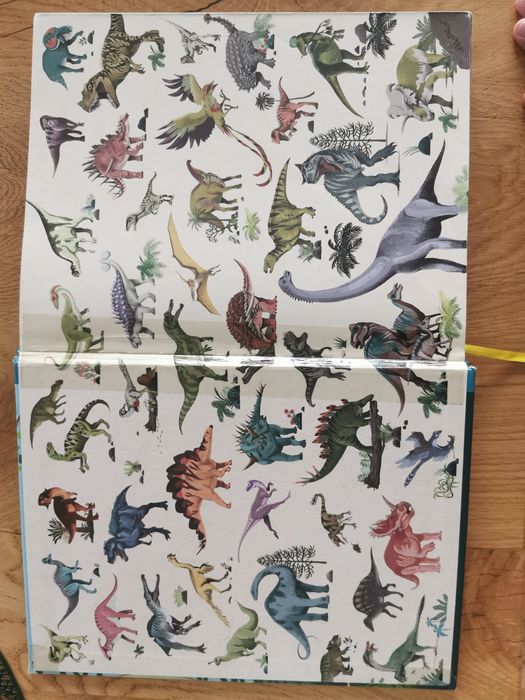 Rok z Dinozaurami kropka książka