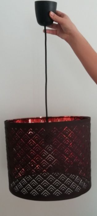 Candeeiro de tecto com lâmpada