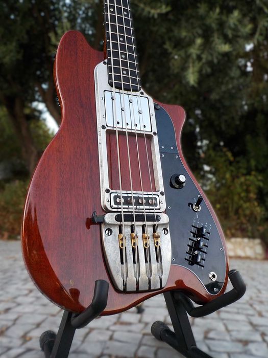 Ovation Magnum II bass