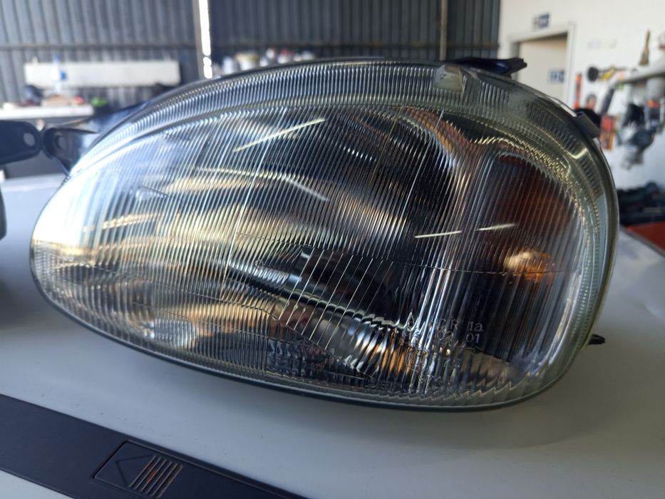 Óticas e farolins traseiros escuros Opel rsa B impecáveis e Originais