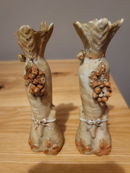 Ceramiczne wazoniki w stylu secesyjnym