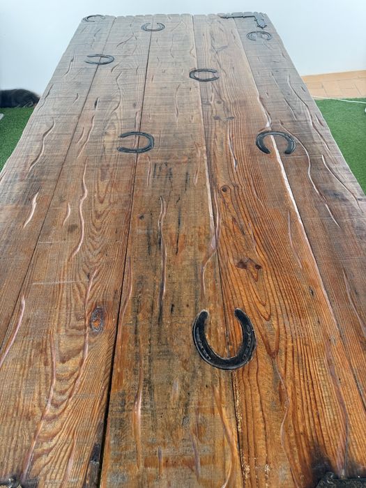 Mesa de madeira.
