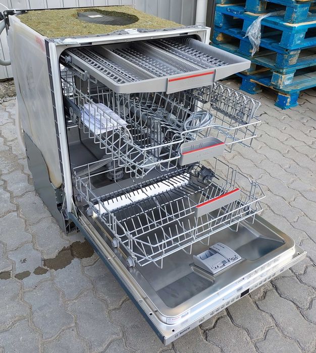 Встраиваемая посудомоечная машина 60см три лотка Bosch SMV46KX03E б/у