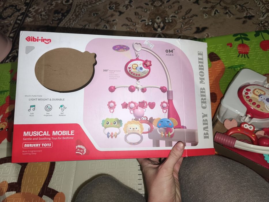 Мобіль для дитячого ліжечка