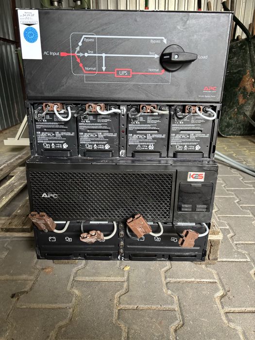 APC Smart-UPS On-Line SRT8KXLI 8 kVA / 8 kW + 2x SRT192BP2 + SBP16KP Bypass
