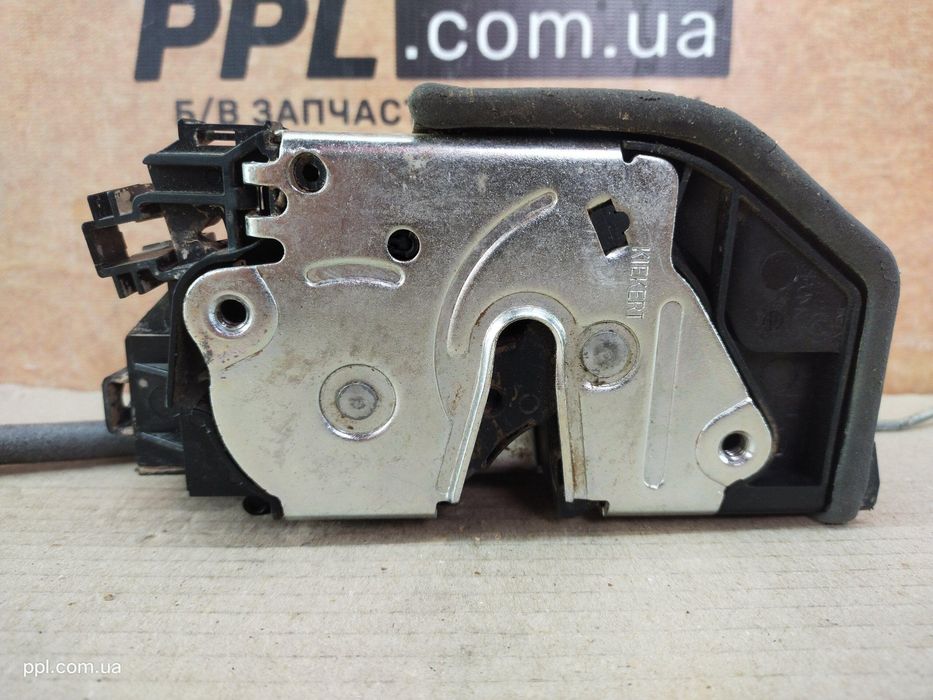 BMW 3 F30 F31 2011-2018 Замок двери задней левой 4 pin 7229459
