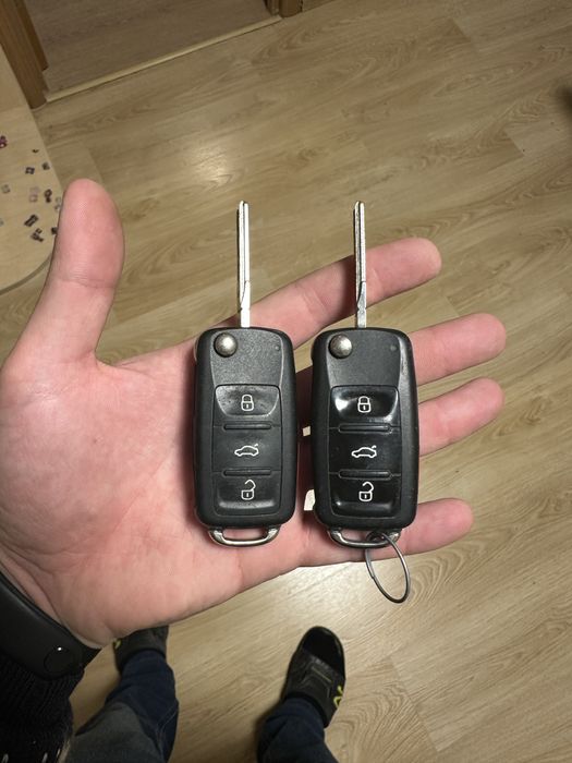 Оригінальні Ключі від авто Фоксваген Джета 6