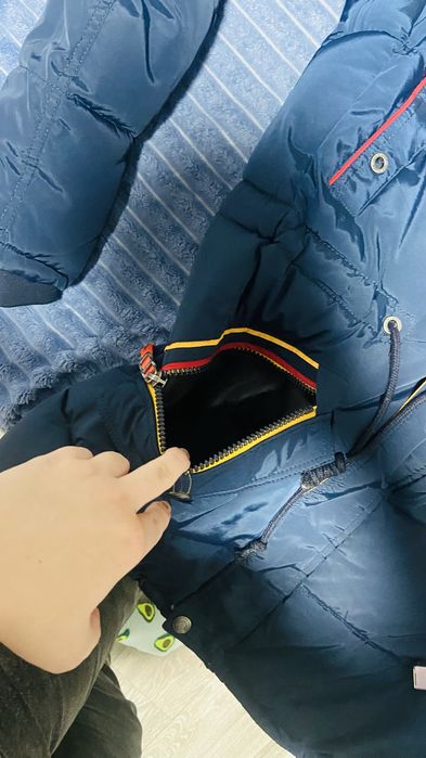 Продам нову зимову куртку , розмір 56