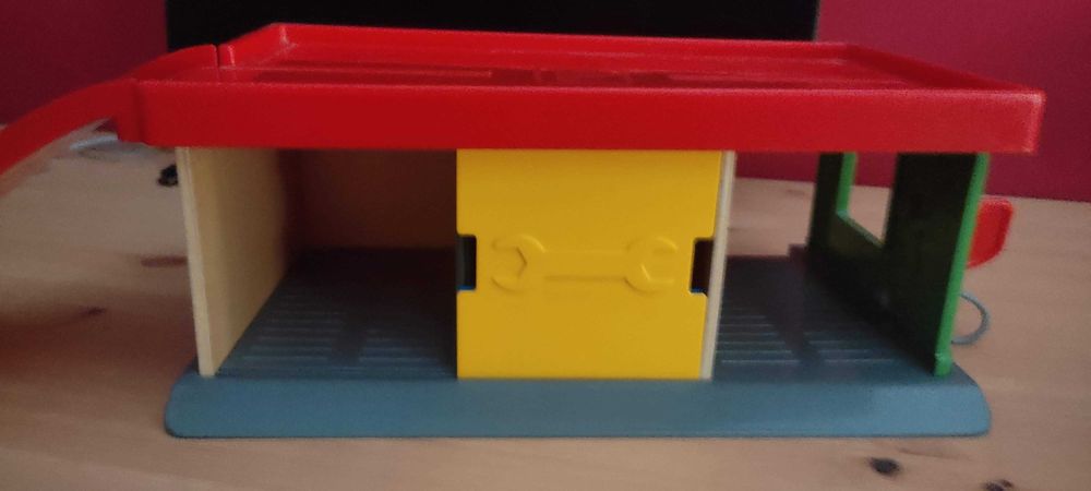 Garagem com dois carros IKEA Lillabo