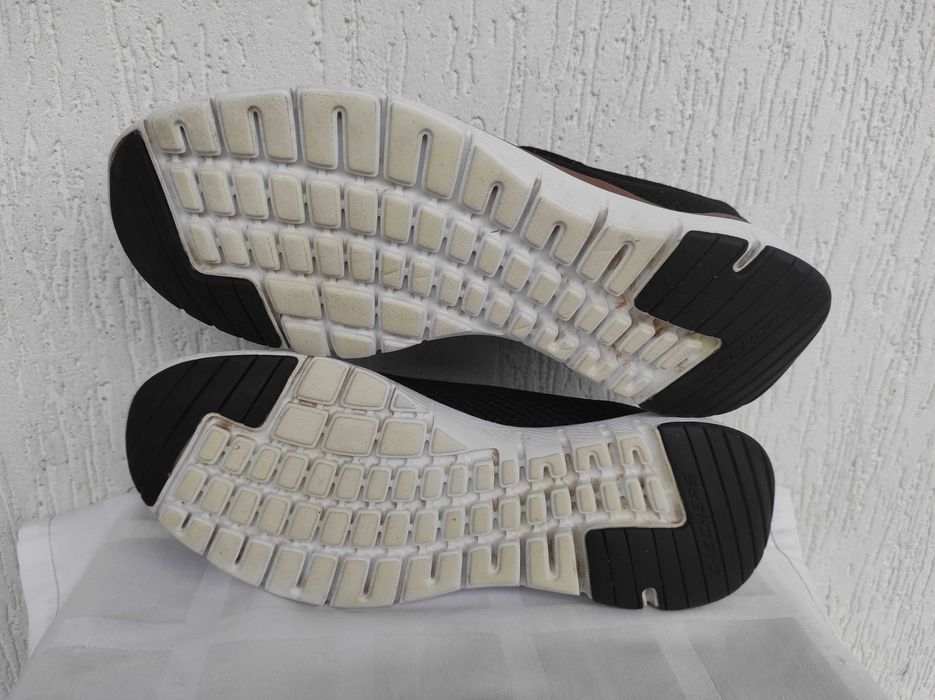 Суперлегкие, кроссовки Skechers Air-cooled,memory foam р.41-41,5