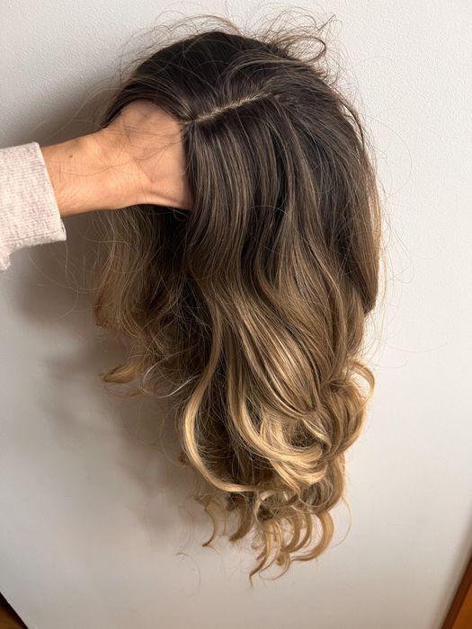 Peruka blond brąz ombre lace front loki fale jak naturalne premium