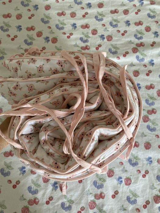 Protecção de berço com atilhos little dutch