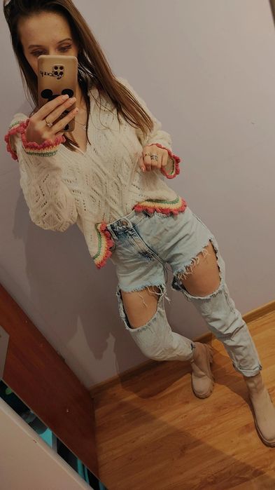 Spodnie jeansowe dziury bershka