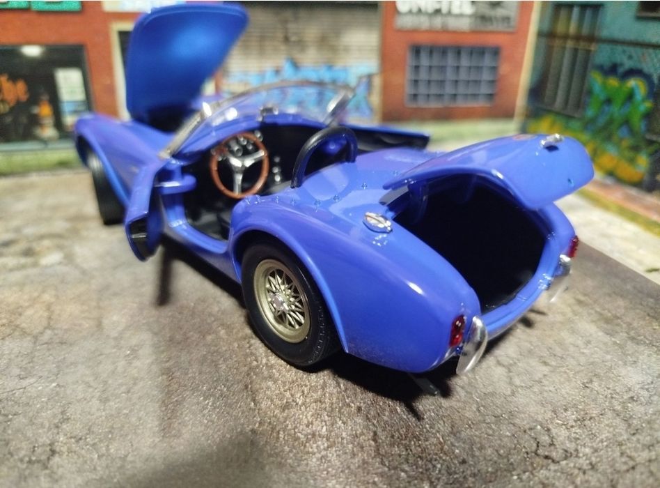 Модель Shelby Cobra 426 1962  1:24 Revell