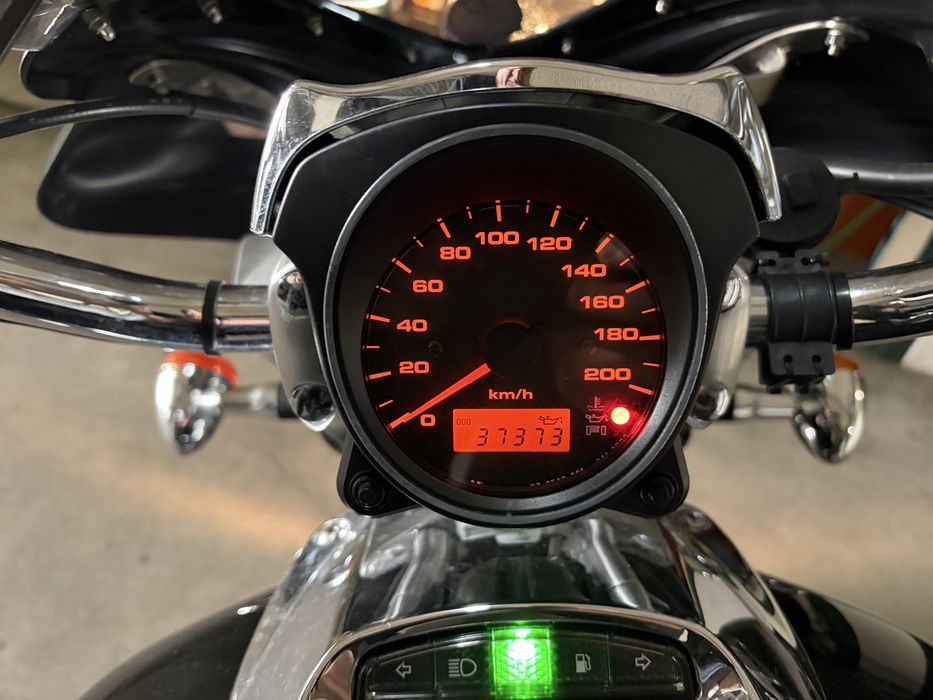 Suzuki intruder m800