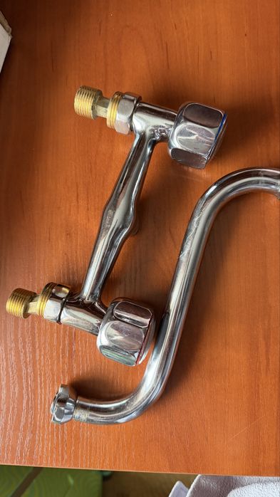 Кран настінний для води