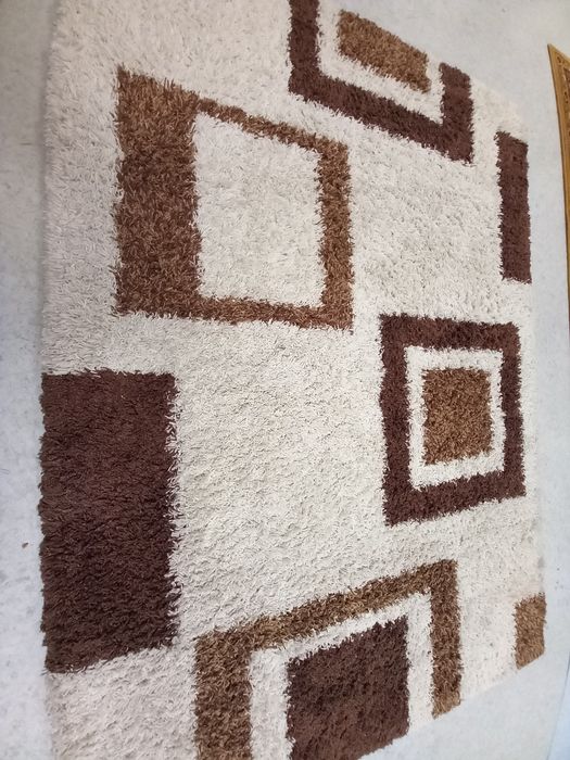 Sprzedam fajny dywan 220x160 cm.