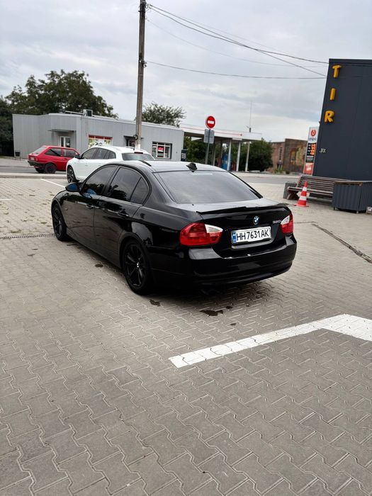 Продам BMW e90 2.0 бензин