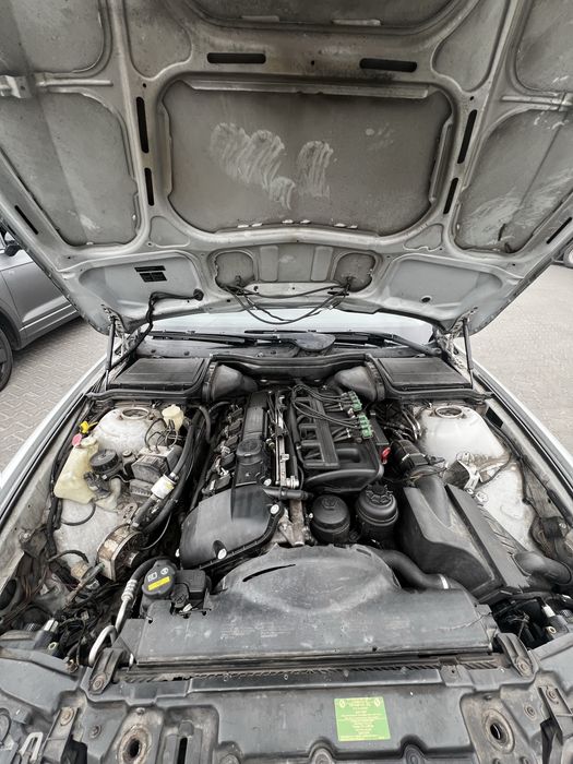 Продам BMW e39 523i