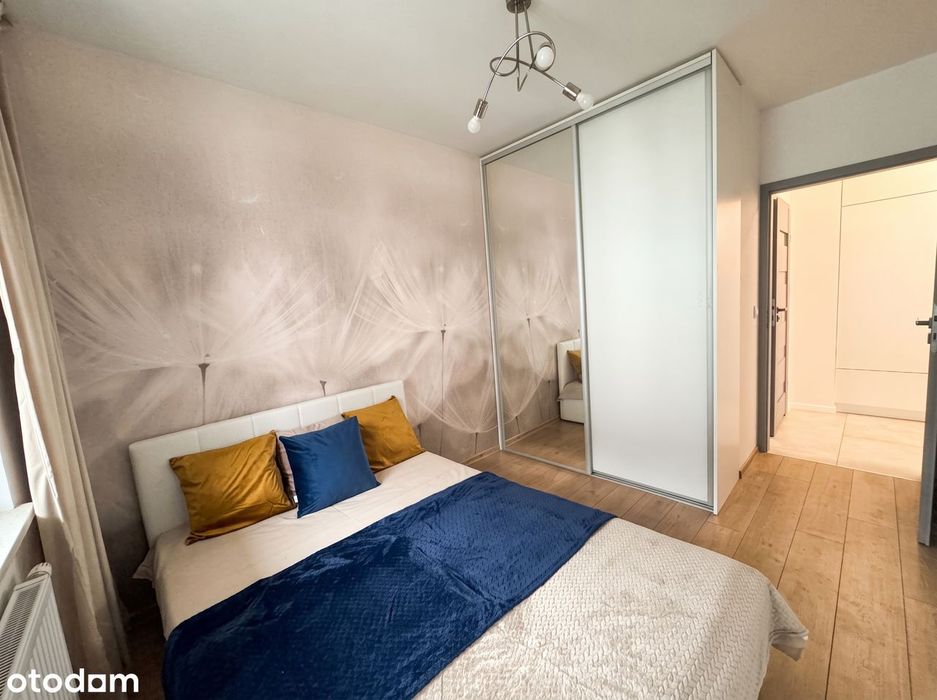 Bezpośrednio, duży balkon, komórka, miejsce postojowe - do wejścia