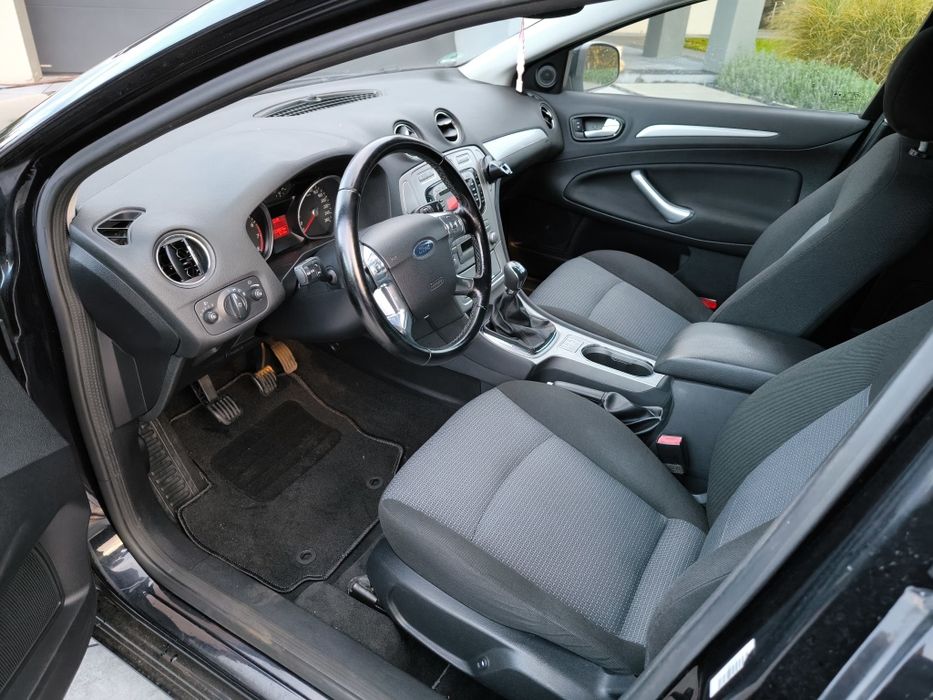 Ford Mondeo bdb stan benzyna 1.6