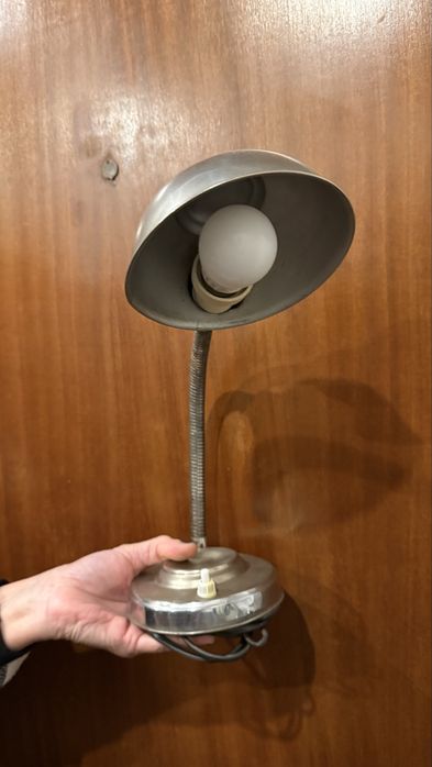 Candeeiro vintage de secretária.