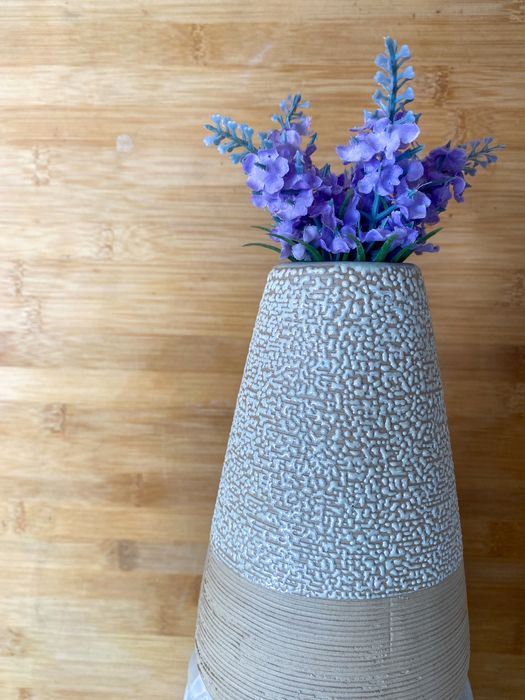 Jarro branco para flores