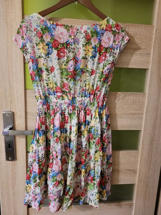 Sukienka w kwiaty S/M
