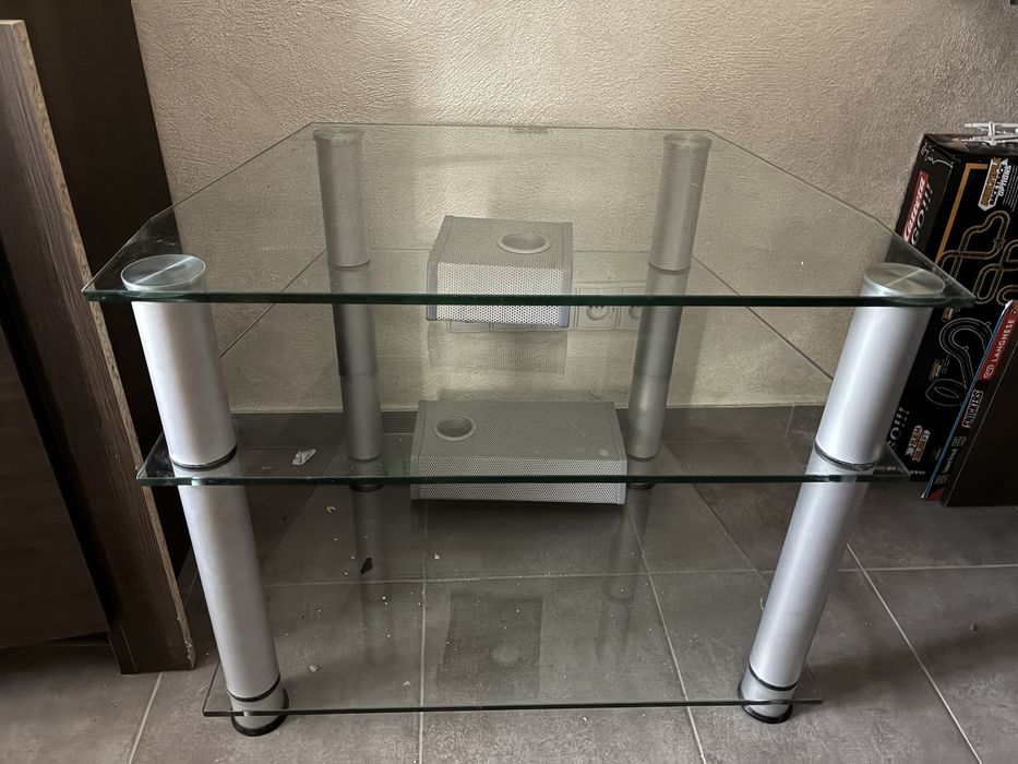Szafka szklana pod telewizor