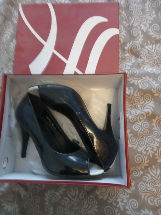 czarno białe szpilki , rozm 36