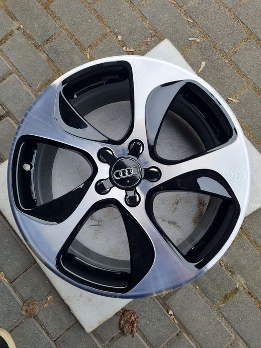 Oryginalne Felgi 18 Audi 8V0 5x112 Jak nowe A3 S3 A4 TT A6 Sline S-line