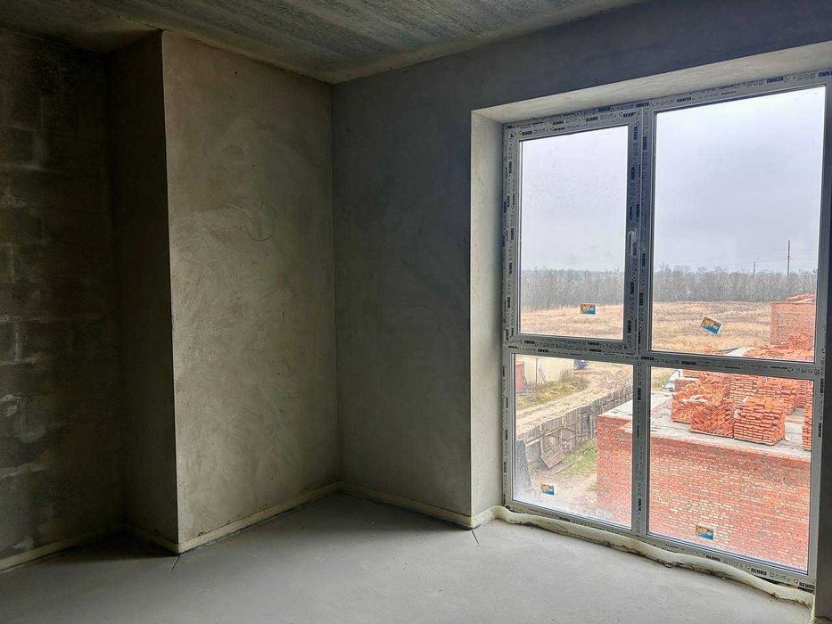 Квартира (3к) з індивідуальним газовим опаленням та кухнею 20 метрів.