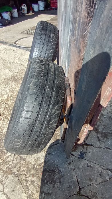 Opona  Opony  R 15