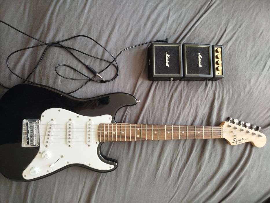 Gitara elektryczna Spire mini i wzmacniacz Marshall