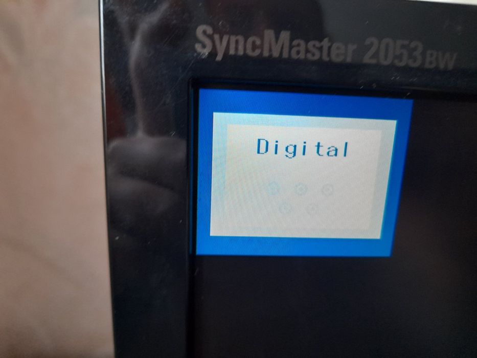 Монитор Samsung 2053