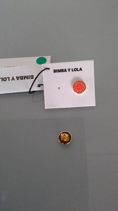 Brincos redondos coral Bimba y Lola