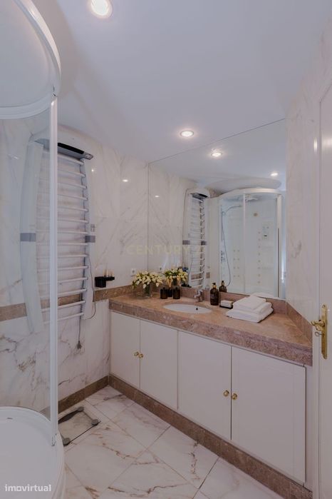 Penthouse com Vista Panorâmica sobre Lisboa e Monsanto | Campolide
