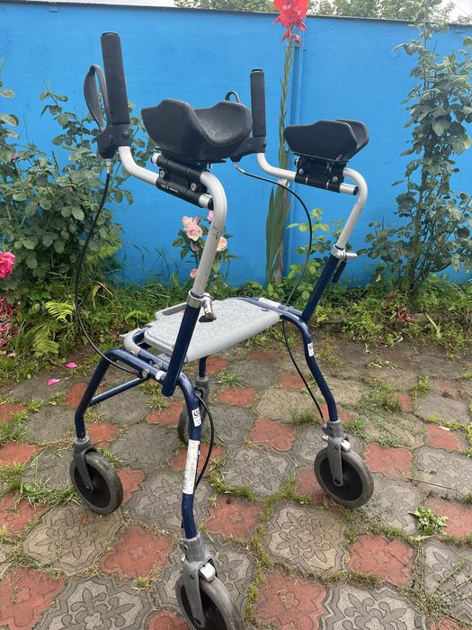 інвалідні ходунки