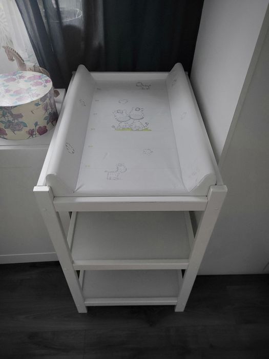 Przewijak mobilny drewniany