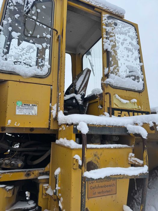 Фронтальний навантажувач