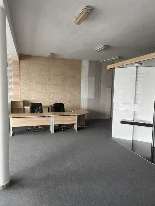 Wynajmę lokal usługowy 270m2 parter 3.5m wysoki w bardzo dobrej lokal