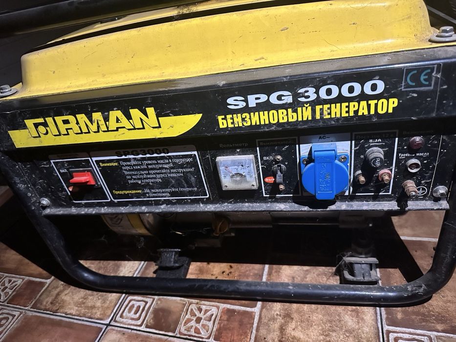 Продам бензиновый генератор Firman SPG3000