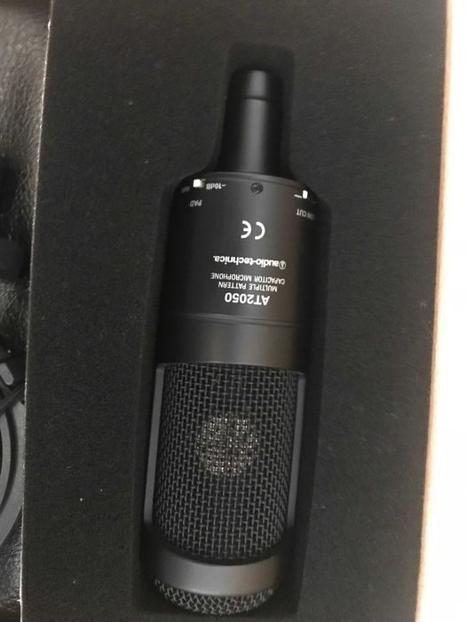 Audio Technica AT2050 Multi-pattern Microfone
