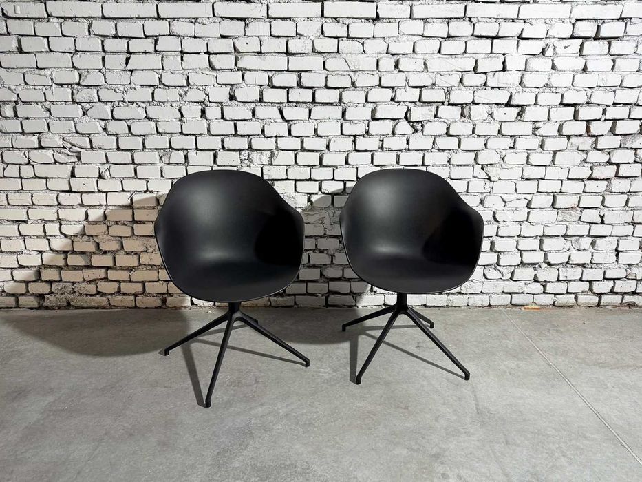 Plastikowe krzesło BoConcept Adelaide na obrotowej nodze