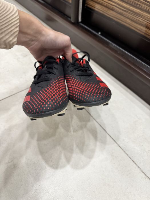 Кросівки доя футболк Adidas 40 predator