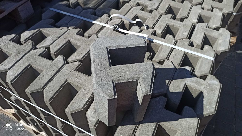 Słupek ogrodzeniowy ocynkowany malowany proszkowo h 200 mm 60x40