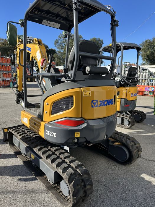 Mini Giratoria XCMG 27 E.